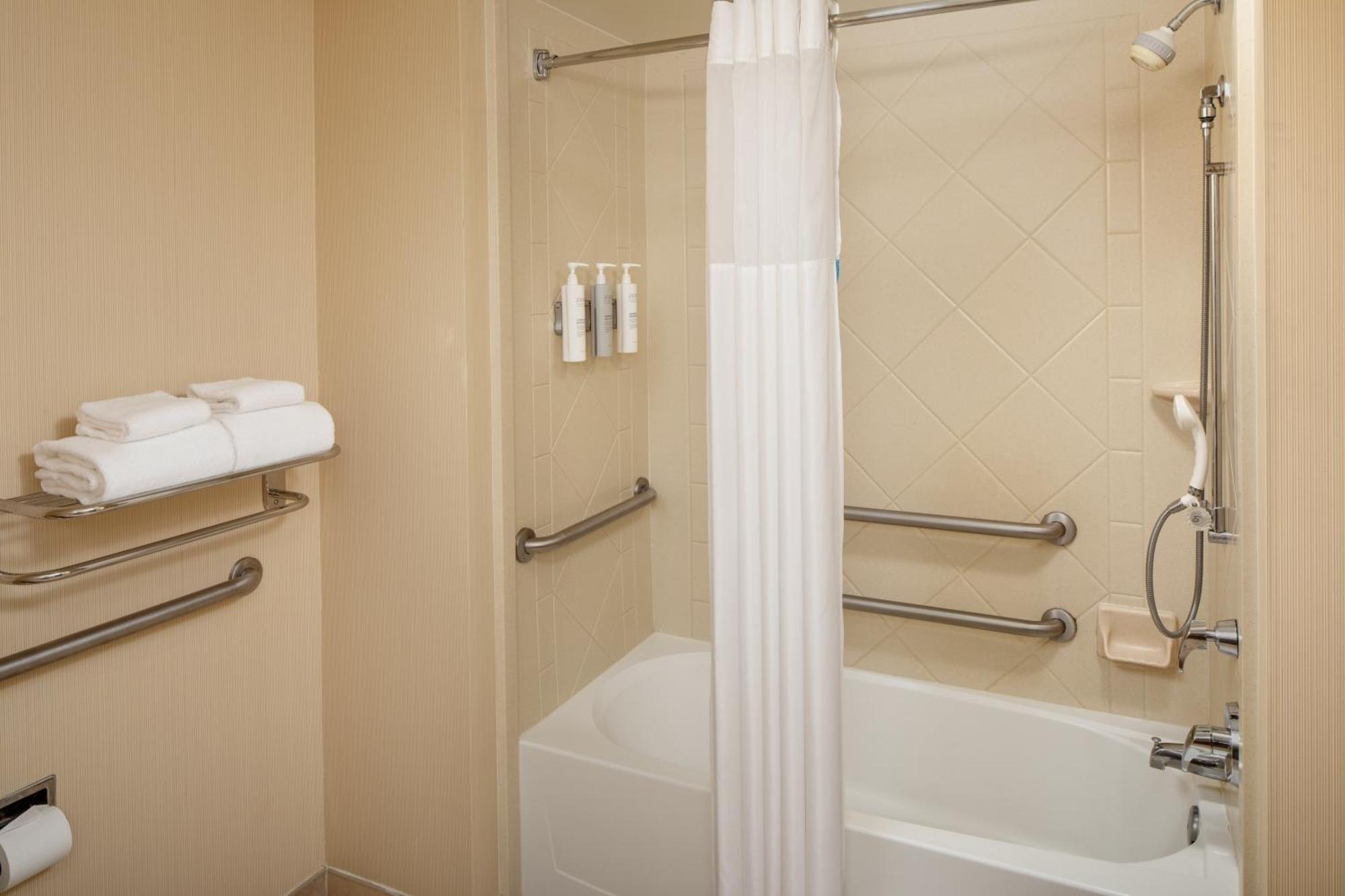 Hampton Inn & Suites Mystic Ngoại thất bức ảnh