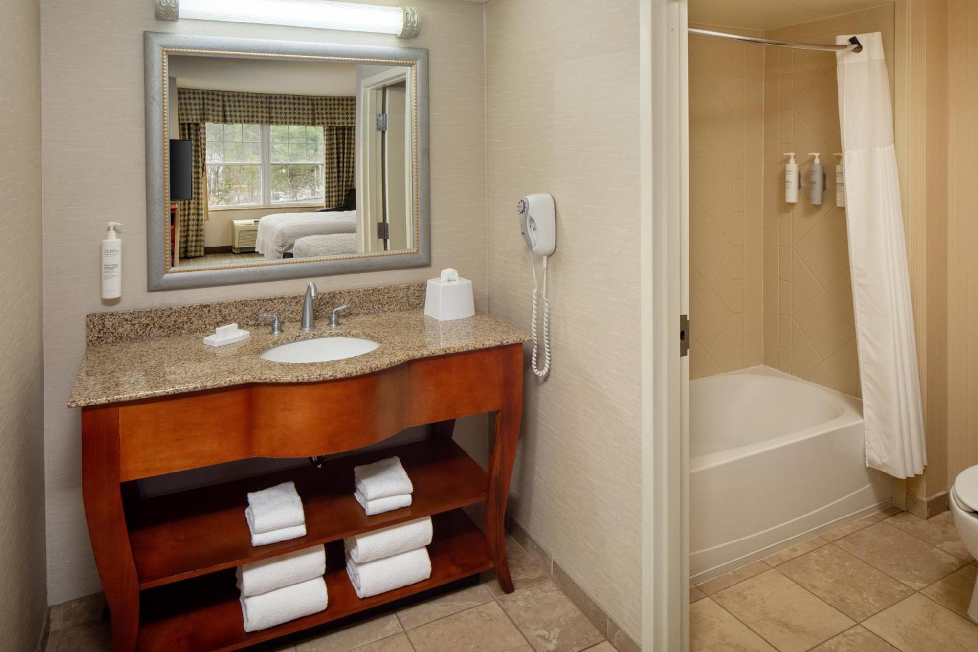 Hampton Inn & Suites Mystic Ngoại thất bức ảnh
