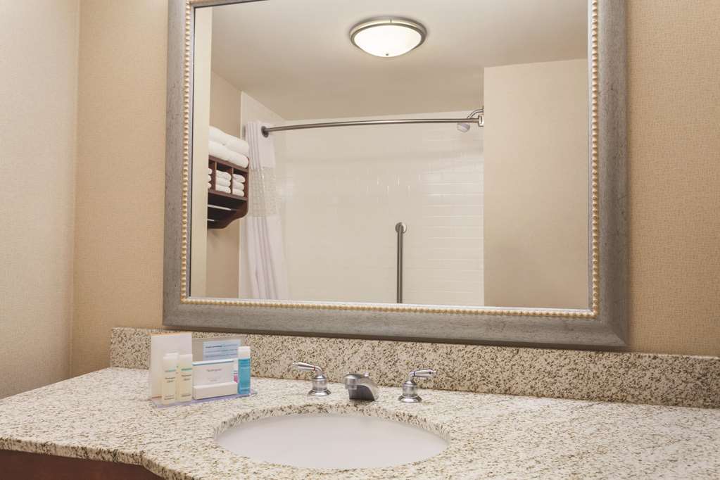 Hampton Inn & Suites Mystic Phòng bức ảnh